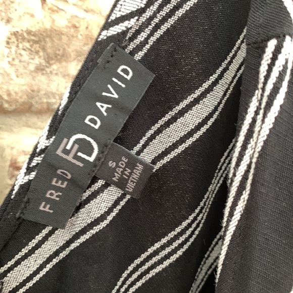 5/$20 Fred & David cropped wide leg jumpsuit sz S, black & white stripe. V neck. - Picture 4 of 6